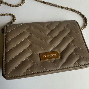 Bebe Taupe Quilted Crossbody Bag Gold Chain Neutral Chic Y2K Minimalist